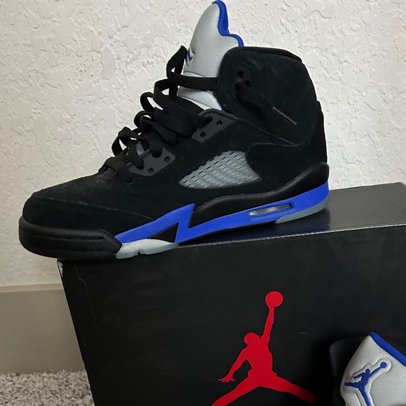 AIR JORDAN RETRO 5 - Picture 3 of 6